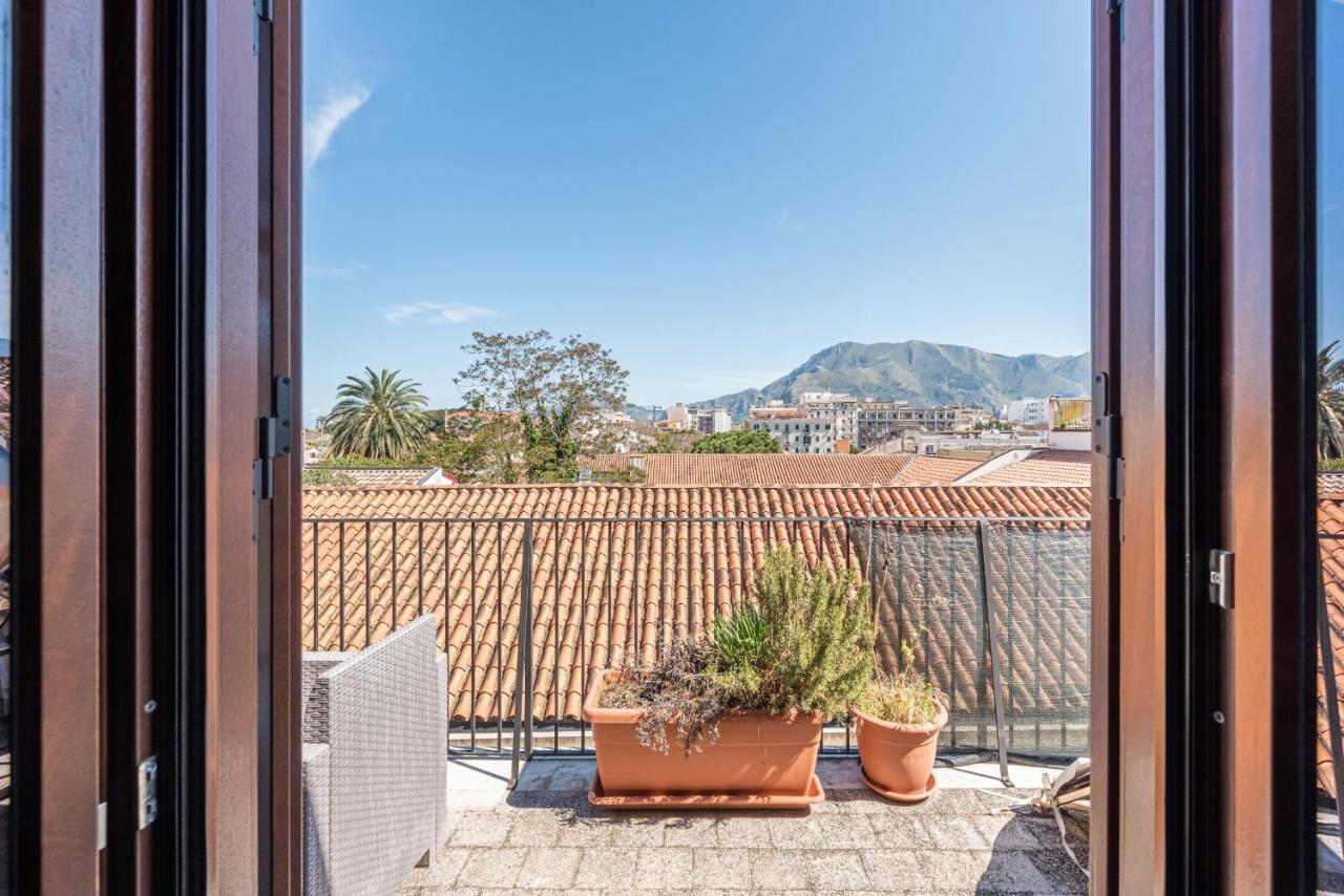 Schiavuzzo Apartment With Terrace By Wonderful Italy Palermo Bagian luar foto